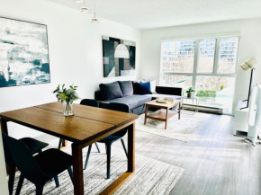 Luxury condo beach side Yaletown